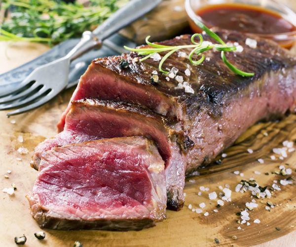 Côte de bœuf au sel ou restaurant "La Table de Trois" à Bordeaux